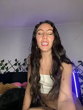 Snapshot of FrancellyHot chatting on 01.07.25 FrancellyHot online show from 01.07.25