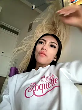 Effy Bonny online show from 10.31.25