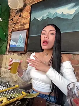 Effy Bonny online show from 12.16.25