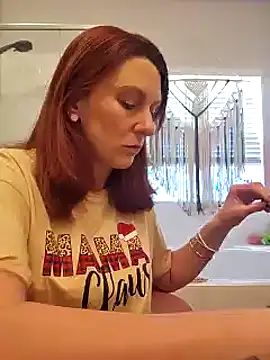 Snapshot of MissyRoulette chatting on 12.22.24 MissyRoulette online show from 12.22.24