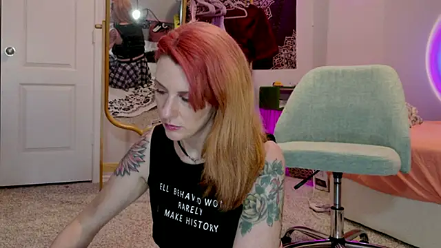 Snapshot of MissyRoulette chatting on 01.23.25 MissyRoulette online show from 01.23.25