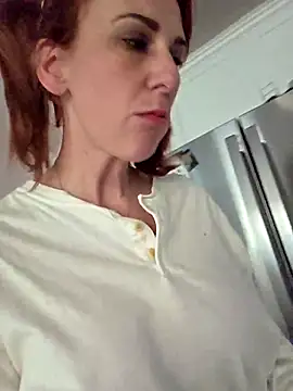 Snapshot of MissyRoulette chatting on 09.15.25 MissyRoulette online show from 09.15.25