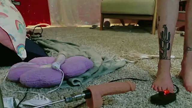 Snapshot of MissyRoulette chatting on 09.18.25 MissyRoulette online show from 09.18.25