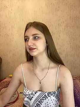 Snapshot of MollyDolle chatting on 12.16.24 MollyDolle online show from 12.16.24