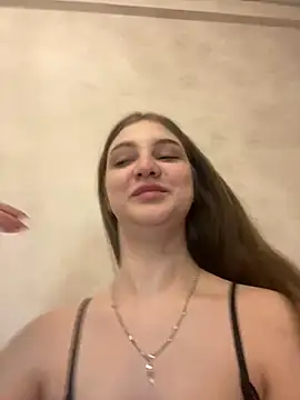 Snapshot of MollyDolle chatting on 12.25.24 MollyDolle online show from 12.25.24