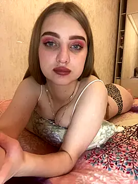 Snapshot of MollyDolle chatting on 09.18.25 MollyDolle online show from 09.18.25