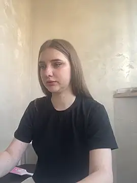 Snapshot of MollyDolle chatting on 04.18.26 MollyDolle online show from 04.18.26