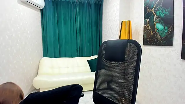 MileyWings online show from 01.28.25