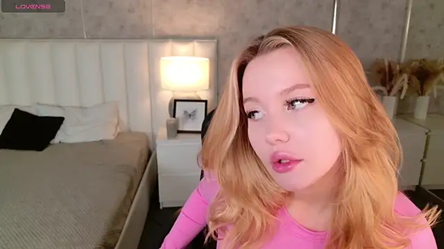 Snapshot of AliceMorr chatting on 12.01.24 AliceMorr online show from 12.01.24