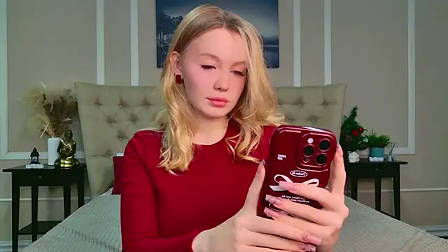 Snapshot of AliceMorr chatting on 12.22.24 AliceMorr online show from 12.22.24