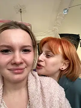 Snapshot of AliceMorr chatting on 12.27.24 AliceMorr online show from 12.27.24