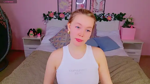 Snapshot of AliceMorr chatting on 01.11.25 AliceMorr online show from 01.11.25