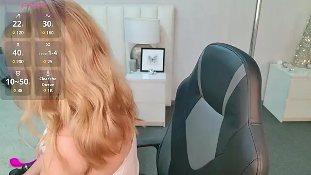 Snapshot of AliceMorr chatting on 01.17.25 AliceMorr online show from 01.17.25