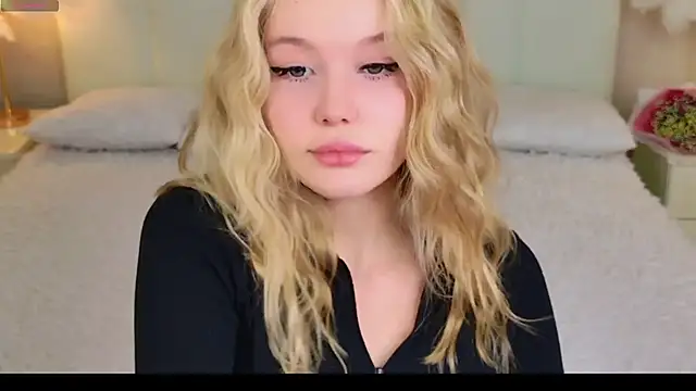 Snapshot of AliceMorr chatting on 01.21.25 AliceMorr online show from 01.21.25