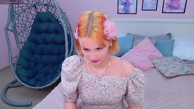 Snapshot of AliceMorr chatting on 01.24.25 AliceMorr online show from 01.24.25