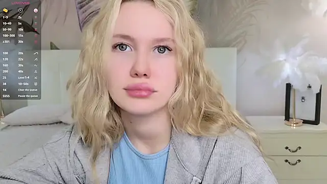 Snapshot of AliceMorr chatting on 02.02.25 AliceMorr online show from 02.02.25