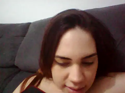 Snapshot of Julinha18 chatting on 12.16.24 Julinha18 online show from 12.16.24