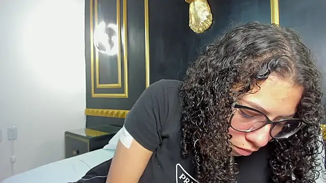 aixa 15 online show from 11.10.25