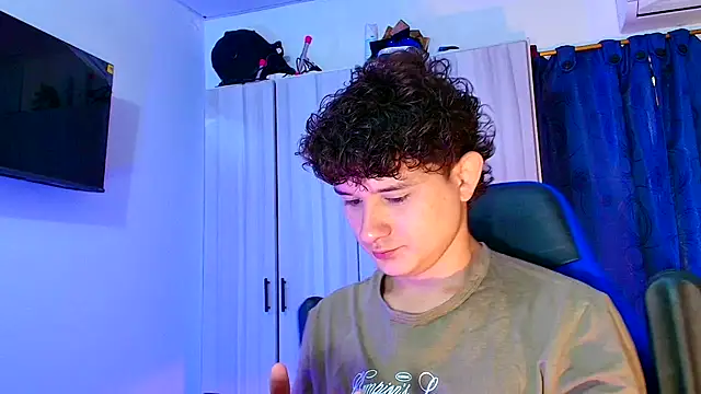 Nathan Bluee online show from 12.17.25