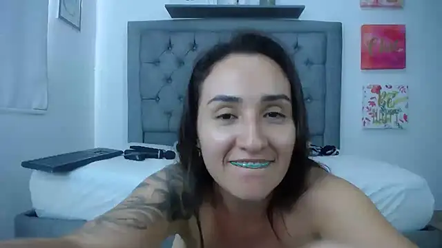 Snapshot of Carolina_love19 chatting on 02.19.25 Carolina love19 online show from 02.19.25