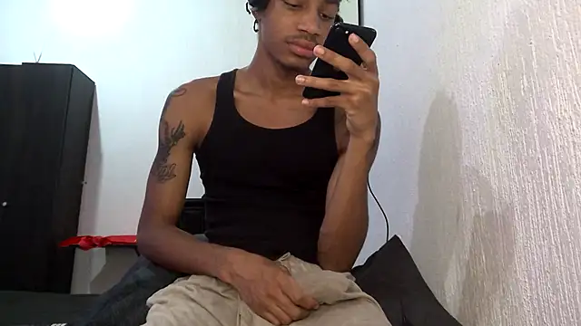 Snapshot of Skinnyblackman chatting on 03.13.26 Skinnyblackman online show from 03.13.26