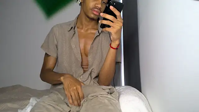 Snapshot of Skinnyblackman chatting on 03.17.26 Skinnyblackman online show from 03.17.26