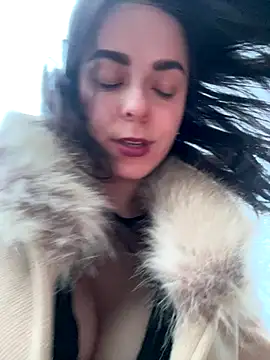 Alicia Hot1 online show from 12.18.25