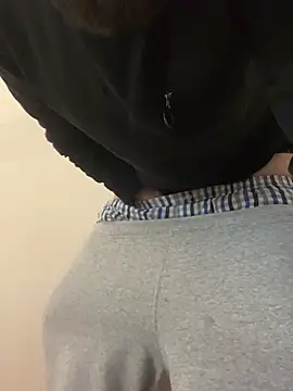 Snapshot of Bick_dick1997 chatting on 02.03.25 Bick dick1997 online show from 02.03.25