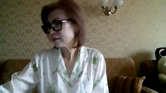 Elegant00Lady online show from 04.18.26