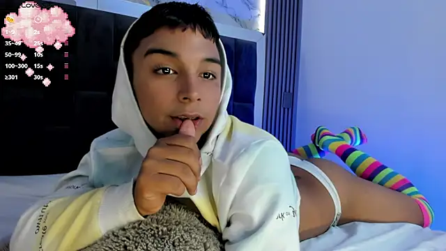 Seductivo jr online show from 09.28.25