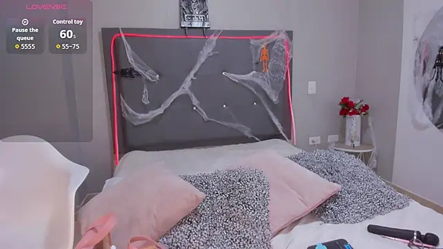 emma lye online show from 10.18.25