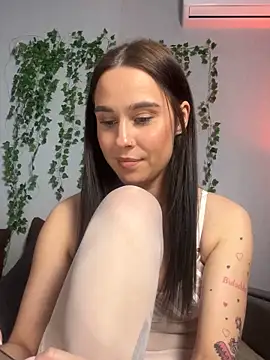 MiaNell online show from 12.19.25