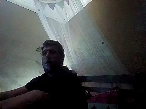 Snapshot of Missmesexycouple69 chatting on 10.01.25 Missmesexycouple69 online show from 10.01.25