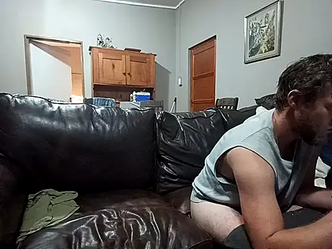 Snapshot of Missmesexycouple69 chatting on 10.31.25 Missmesexycouple69 online show from 10.31.25