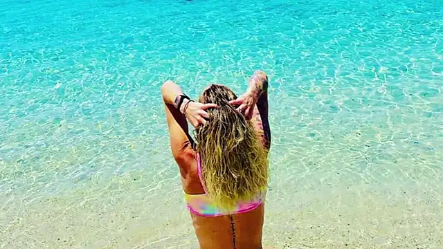 Snapshot of FLakiReve chatting on 12.11.24 FLakiReve online show from 12.11.24