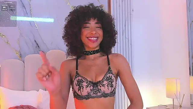Snapshot of OSHUN_ chatting on 09.17.25 OSHUN online show from 09.17.25