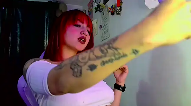 lucycherry   online show from 02.10.25