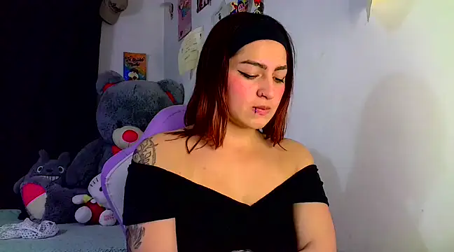 lucycherry   online show from 03.11.25