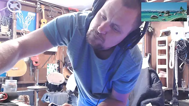 Snapshot of itsjameswebbscope chatting on 10.24.25 itsjameswebbscope online show from 10.24.25