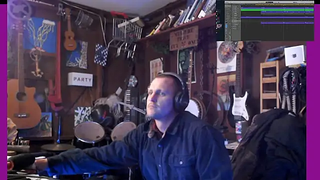 Snapshot of itsjameswebbscope chatting on 10.30.25 itsjameswebbscope online show from 10.30.25