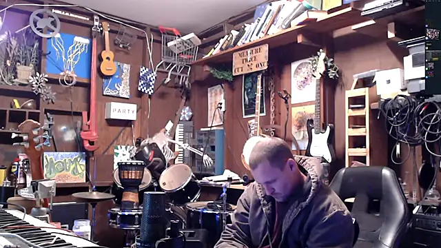 Snapshot of itsjameswebbscope chatting on 11.04.25 itsjameswebbscope online show from 11.04.25