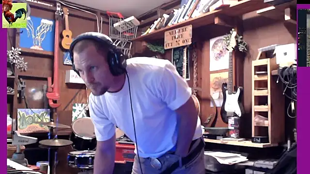 Snapshot of itsjameswebbscope chatting on 11.12.25 itsjameswebbscope online show from 11.12.25