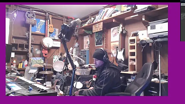 Snapshot of itsjameswebbscope chatting on 11.21.25 itsjameswebbscope online show from 11.21.25