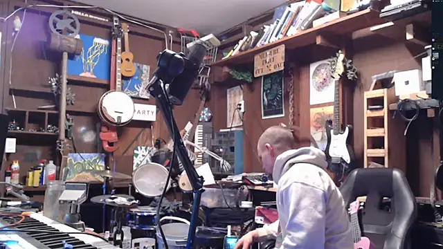 Snapshot of itsjameswebbscope chatting on 11.22.25 itsjameswebbscope online show from 11.22.25