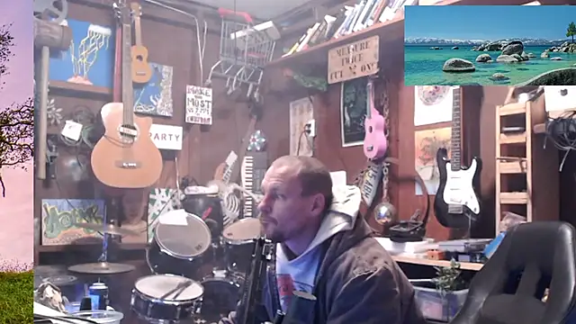 Snapshot of itsjameswebbscope chatting on 11.26.25 itsjameswebbscope online show from 11.26.25