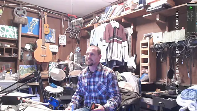 Snapshot of itsjameswebbscope chatting on 11.30.25 itsjameswebbscope online show from 11.30.25