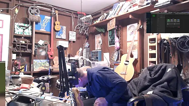 Snapshot of itsjameswebbscope chatting on 12.03.25 itsjameswebbscope online show from 12.03.25