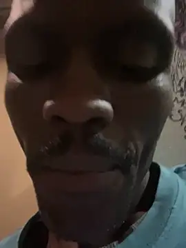 Snapshot of BringBackLostLover chatting on 10.04.25 BringBackLostLover online show from 10.04.25