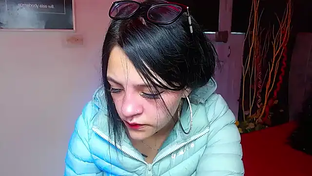 Snapshot of Violettasquirt chatting on 01.06.26 Violettasquirt online show from 01.06.26