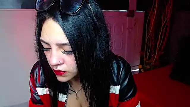 Snapshot of Violettasquirt chatting on 01.09.26 Violettasquirt online show from 01.09.26